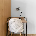 Serbie - Design Et Climatises En Centre * Vichy