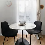 Serbie - Design Et Climatises En Centre Daire *