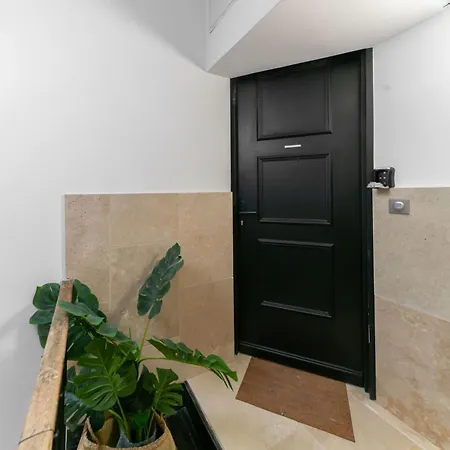 Appartement Serbie - Design Et Climatises En Centre Vichy