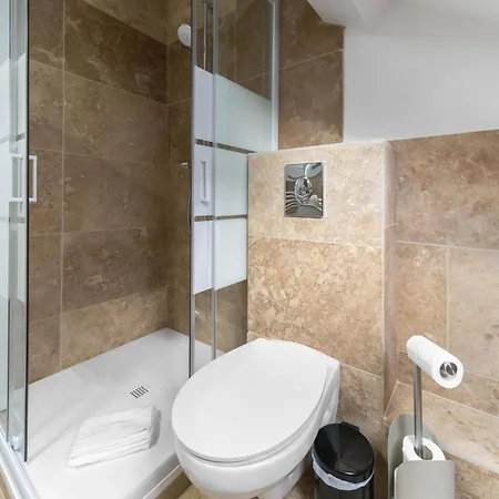 Residence Serbie - Appartements Design Et Climatises En Centre Ville