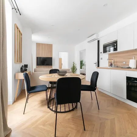 Residence Serbie - Appartements Design Et Climatises En Centre Ville *