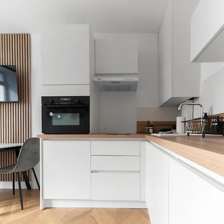 Serbie - Design Et Climatises En Centre