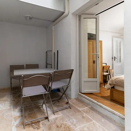 Residence Serbie - Appartements Design Et Climatises En Centre Ville *