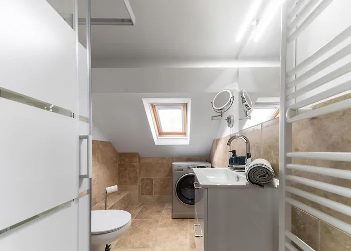 Serbie - Design Et Climatises En Centre *