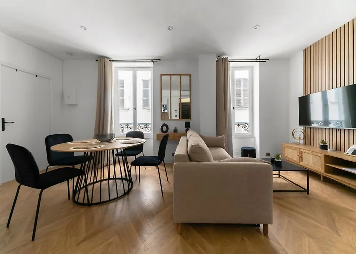 Serbie - Design Et Climatises En Centre Βισύ