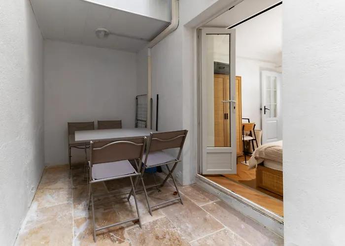 Serbie - Design Et Climatises En Centre *